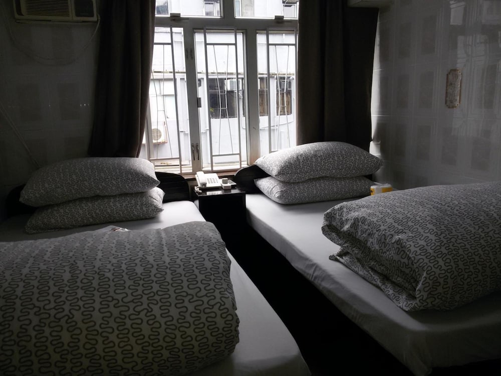 Toms Guesthouse 12/30