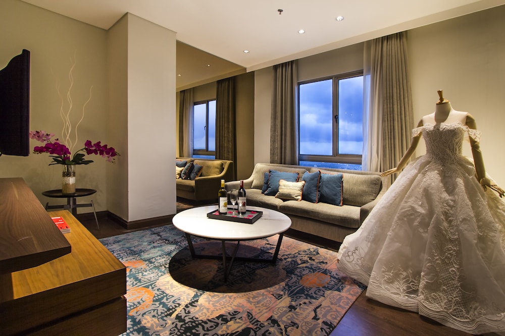 ASCOTT WATERPLACE SURABAYA 36/74
