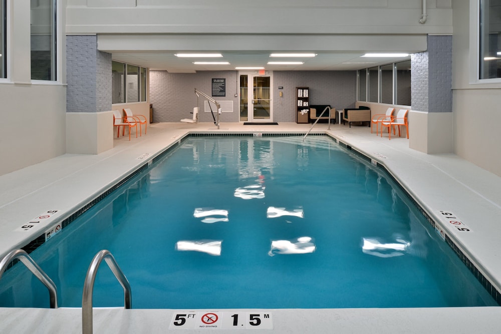 swimming pool spa