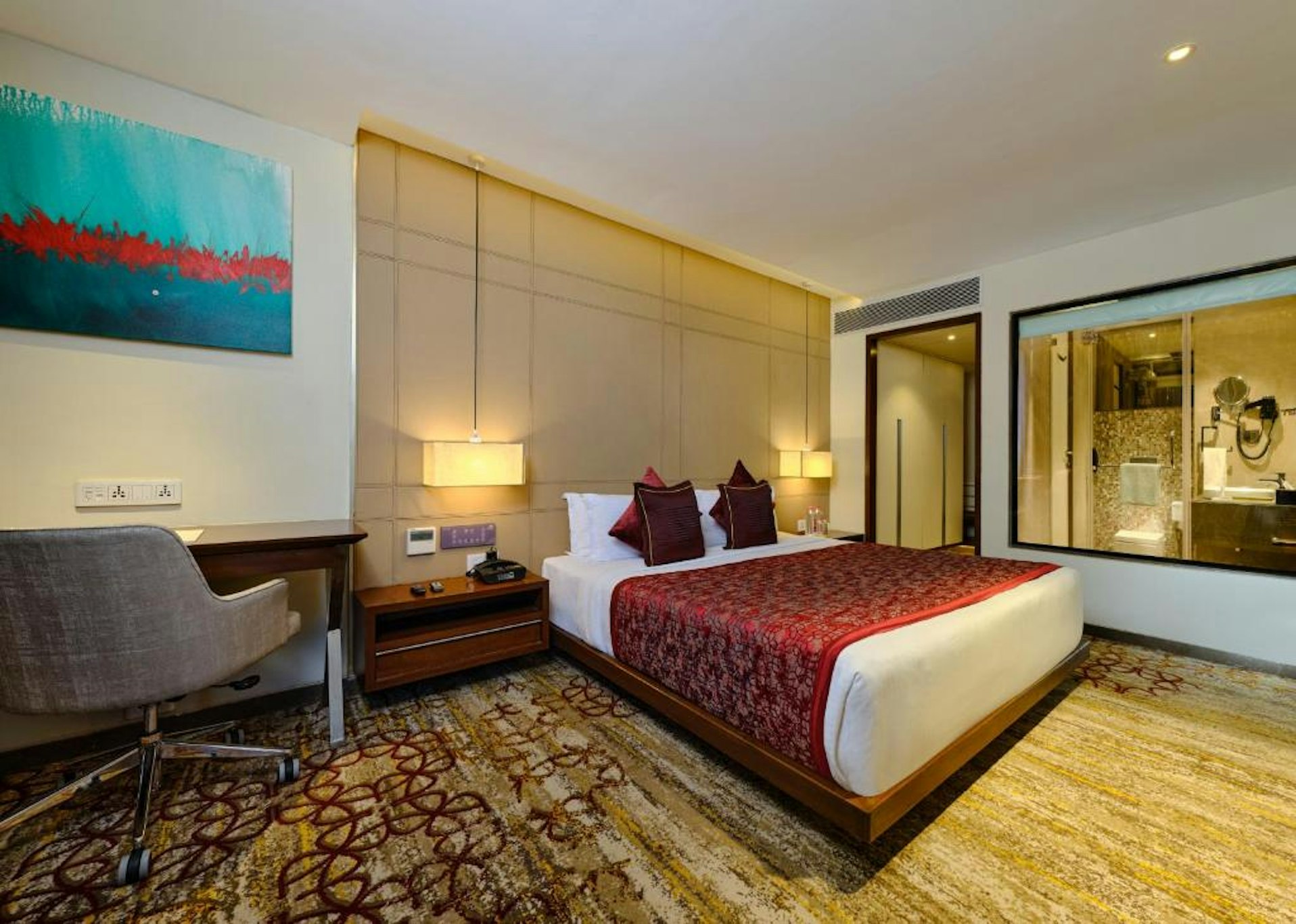 PREMIUM, EXECUTIVE, SUITE