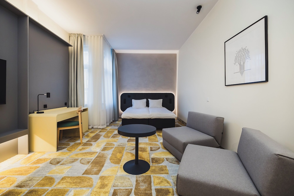 London Hotel 33/50