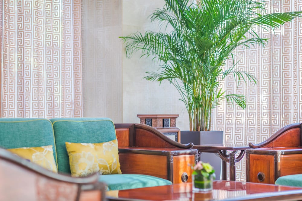 Hundred Hotel 35/60