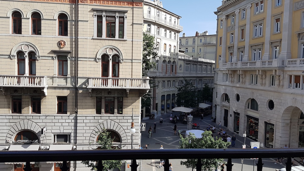 Trieste Center Rooms & Apartments 3/35