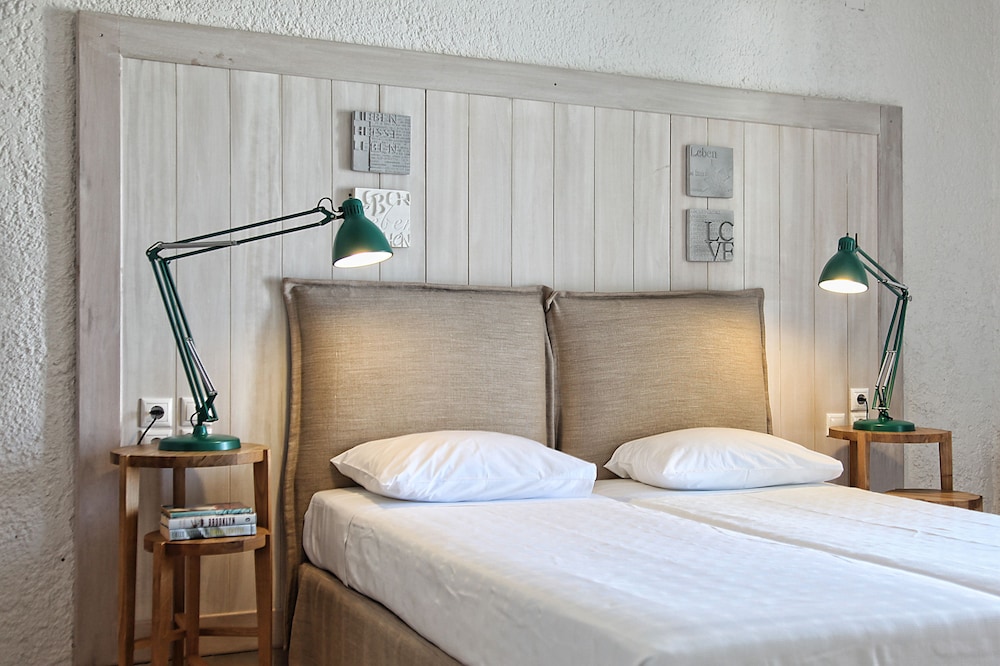 Skopelos Village Hotel Apartments 10/75