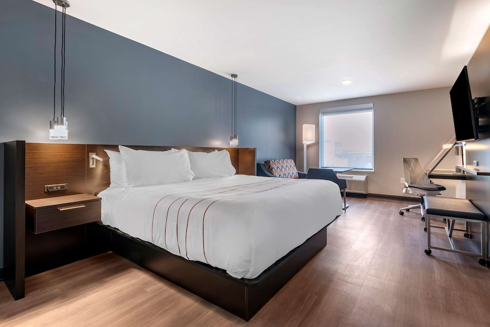 STANDARD, KING BED, ACCESSIBLE