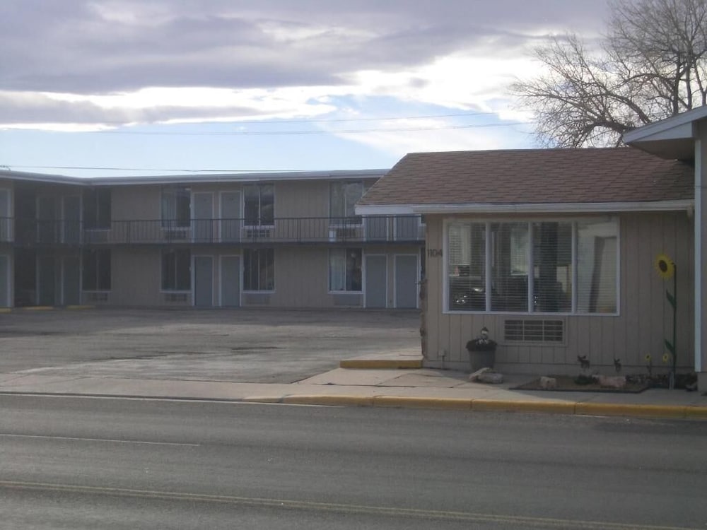 Laramie Valley Inn 1/35