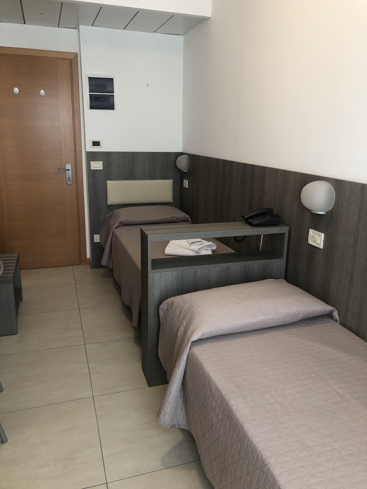 SUPERIOR, TWIN BEDS