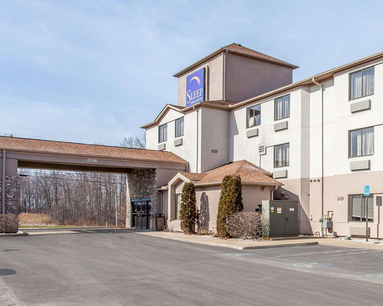 Inn & Suites Near I-90 And Ashtabula 13/14