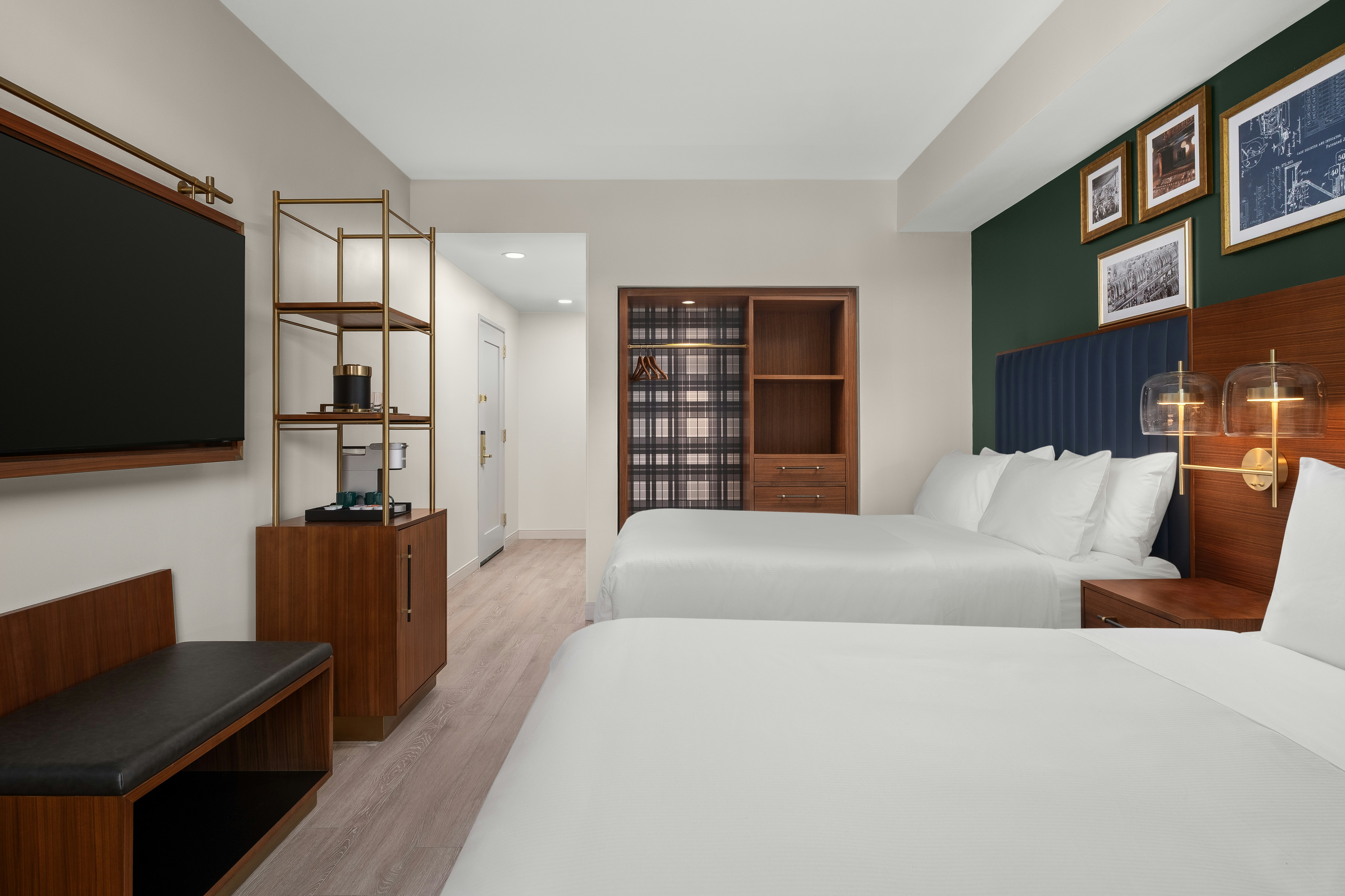 ROOM, 2 QUEEN BEDS, THEATER VIEW