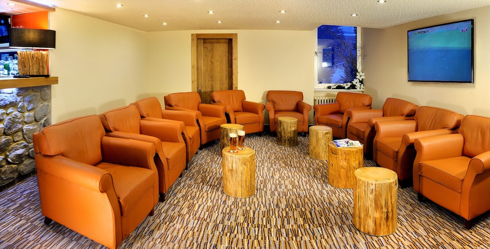 HOTEL FIS 24/35