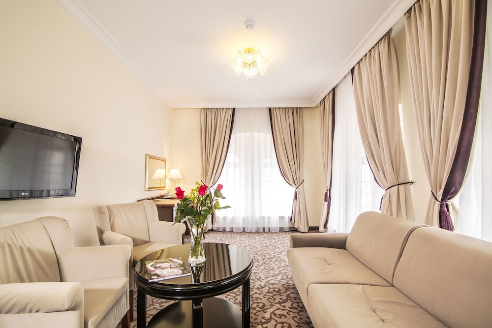 Windsor Spa Hotel 54/70
