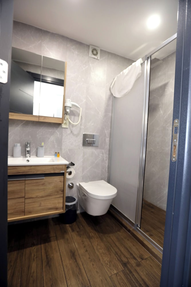 Zendy Suite Hotel 86/88