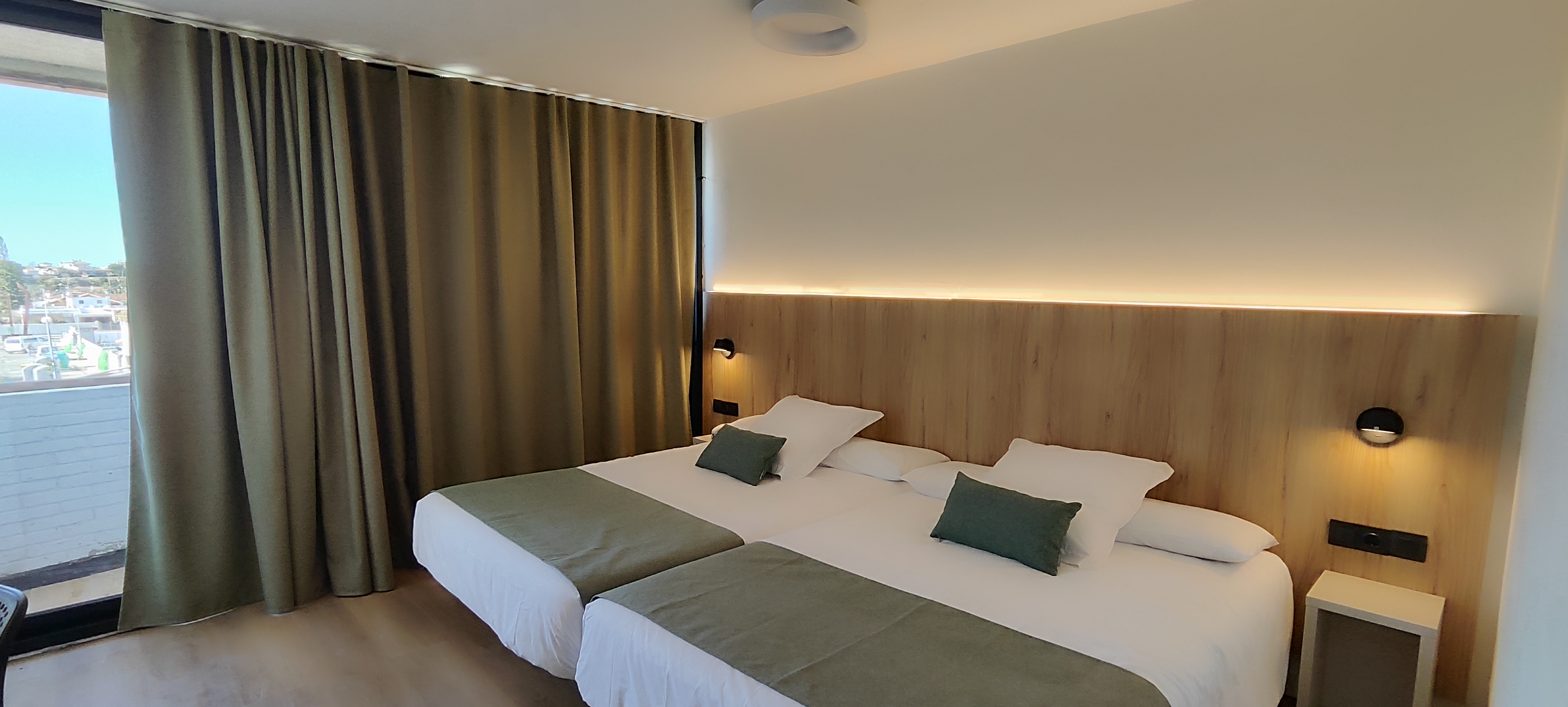Room, Twin Beds