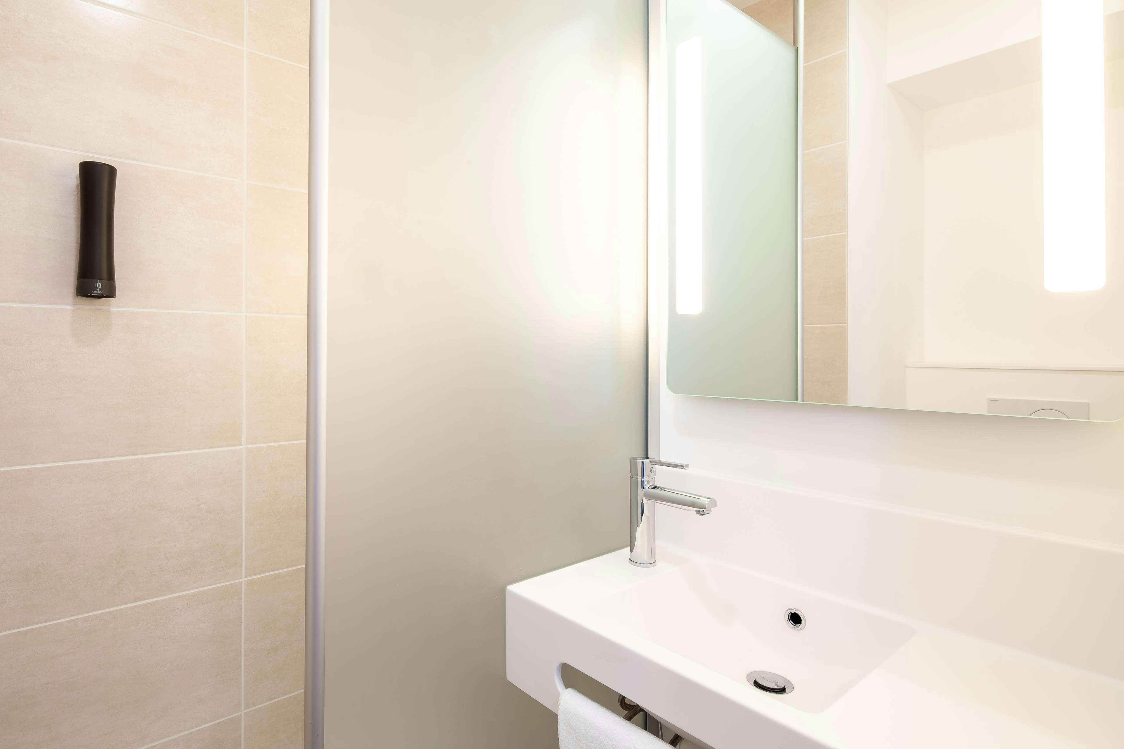 B&B Hotel Bordeaux Bassins a Flot 47/48