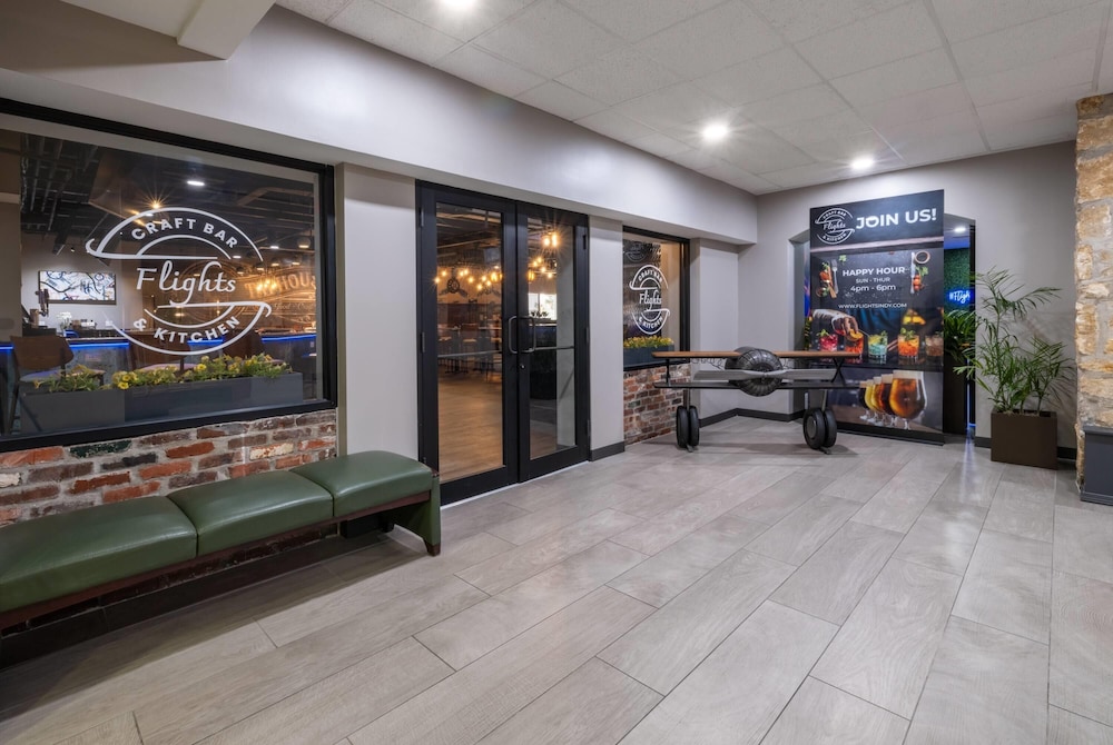 Wyndham Indianapolis Airport 12/72