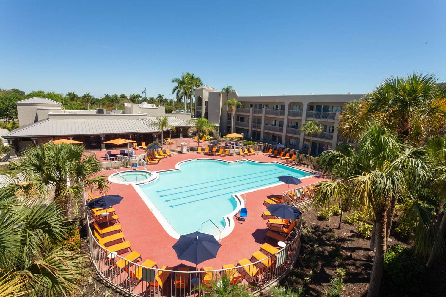 La Quinta Inn Suites By Wyndham Ft Myers Sanibel Gateway 41/58
