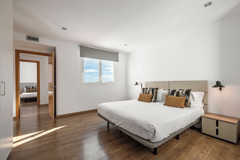 4 BEDROOMS, PREMIUM, PENTHOUSE, CITY VIEW
