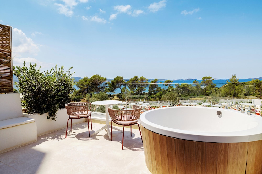 The Signature Level at TRS Ibiza Hotel 34/60