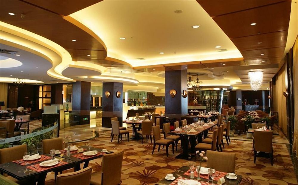 New Century Grand Hotel 25/35