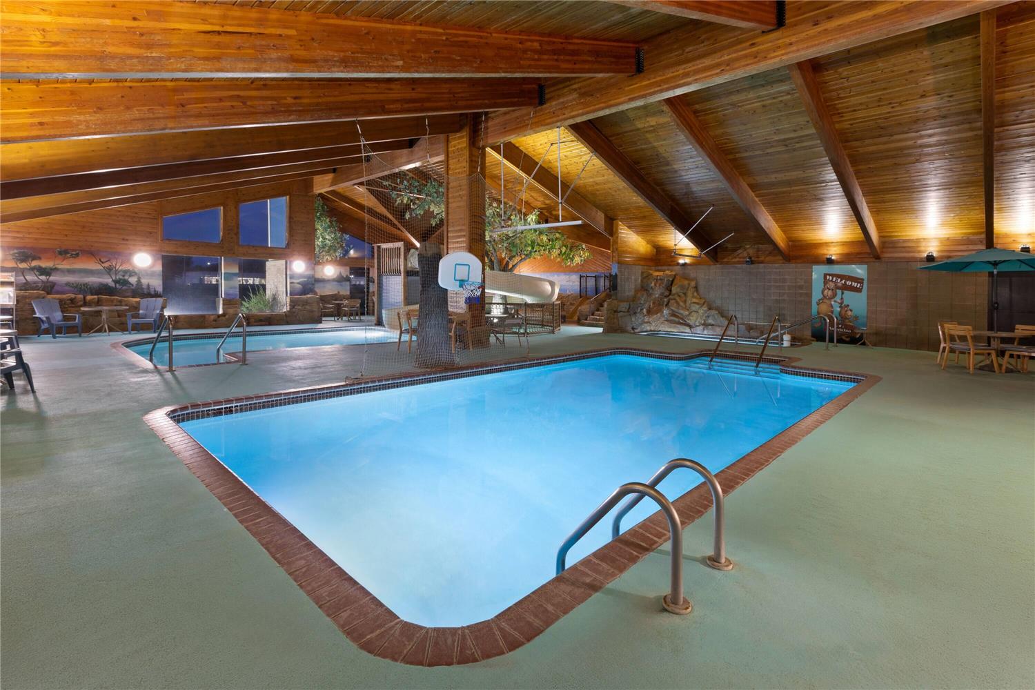 AmericInn by Wyndham Chippewa Falls 25/44