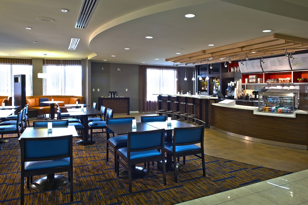 Courtyard by Marriott Hamilton 25/32