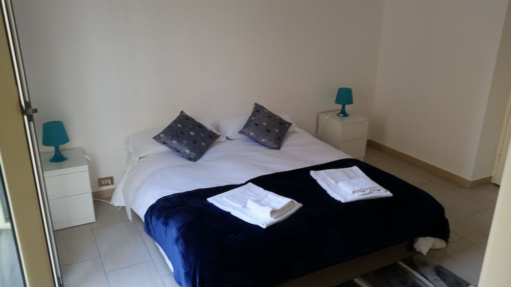 PALERMO ROOMS 8/42