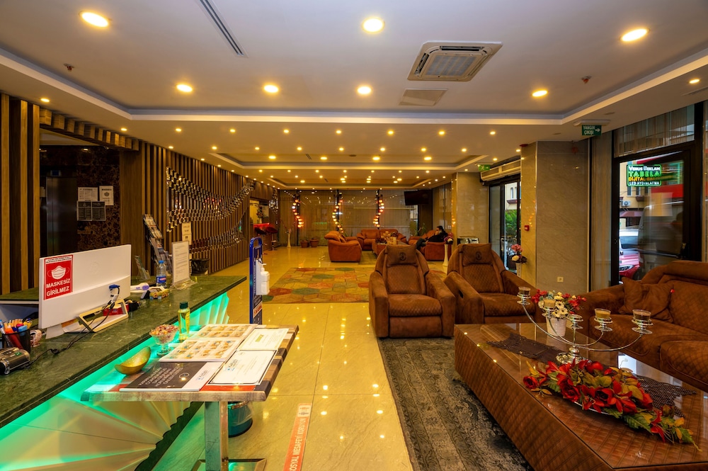 Grand Palace Hotel 40/50