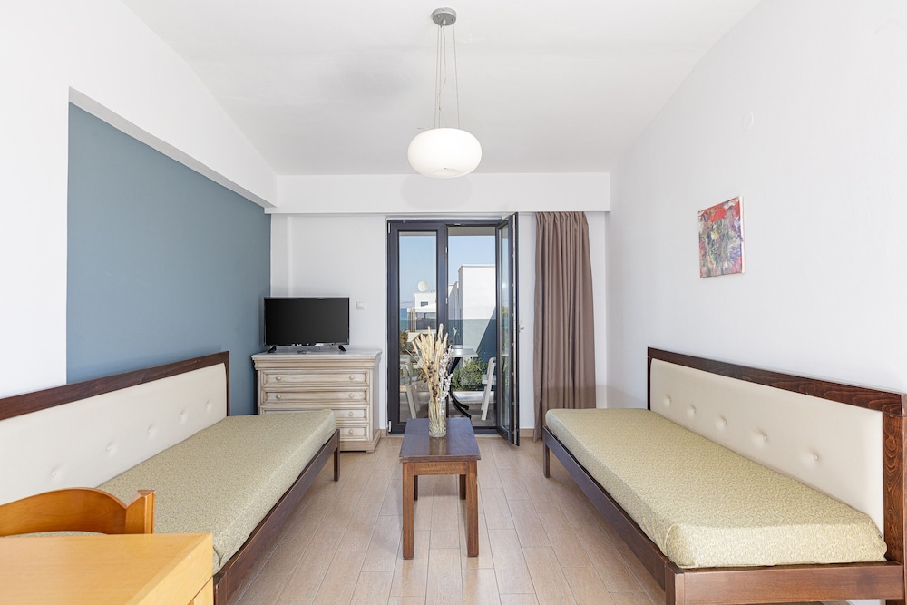 Golden Bay 26/50
