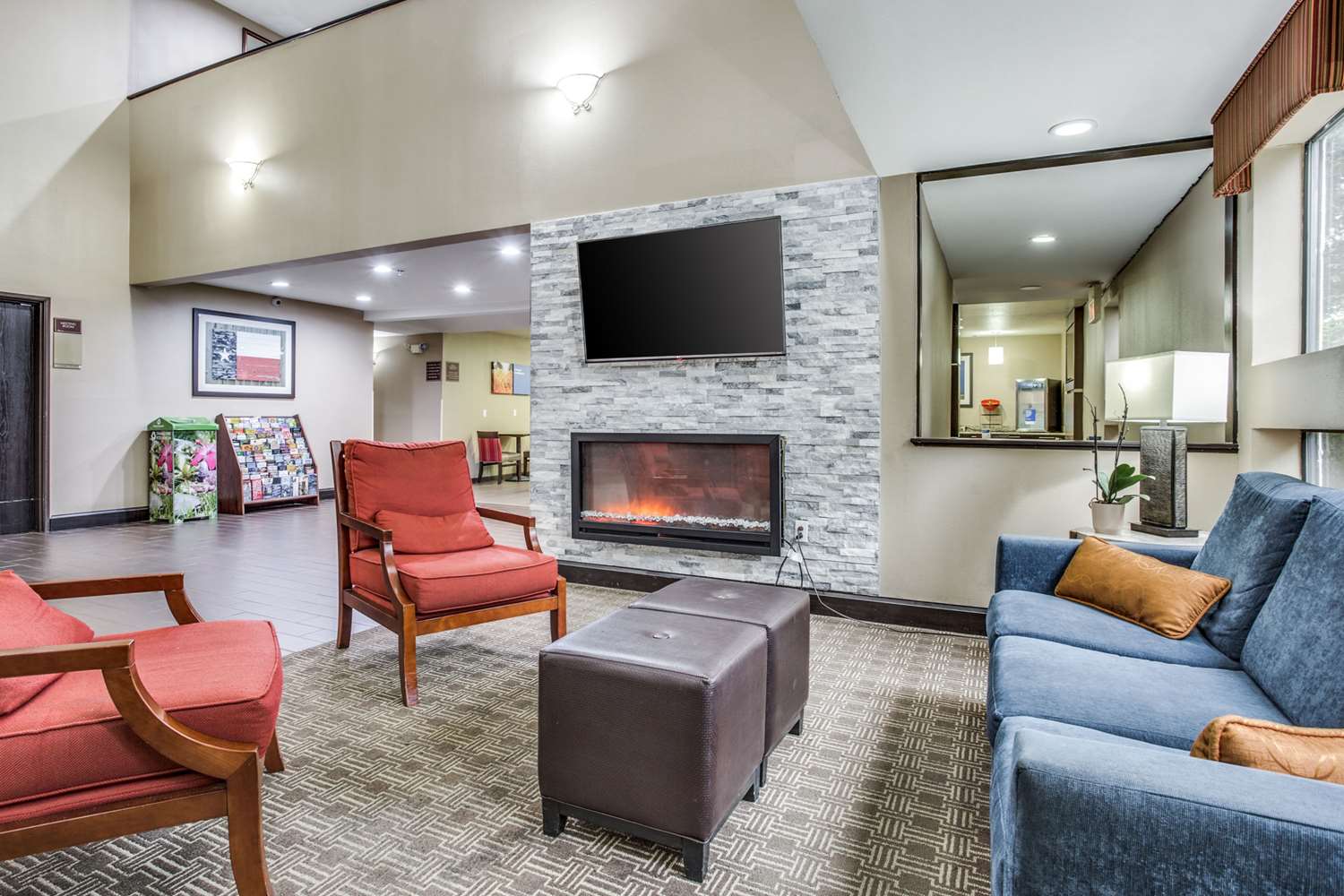 Comfort Inn & Suites Love Field Dallas Market Center 19/37