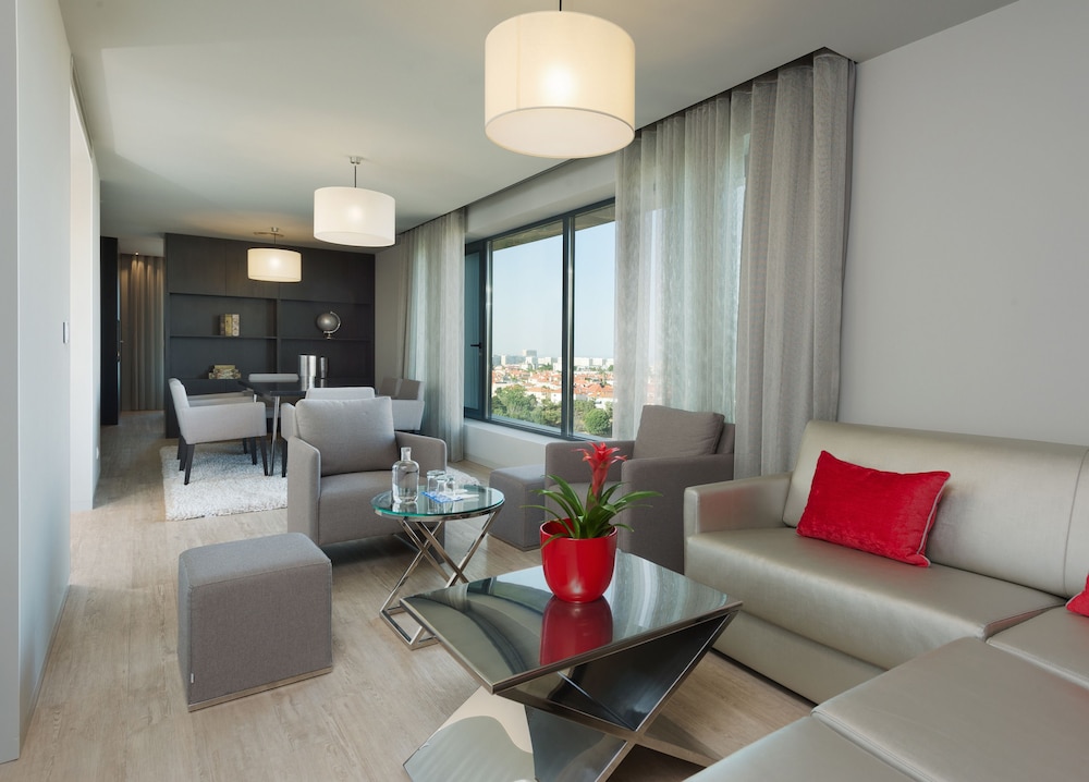 Melia Lisboa Aeroporto 49/73