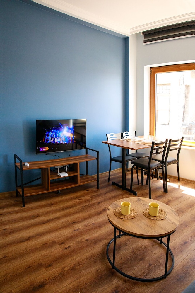 Beans House Suite 39/50