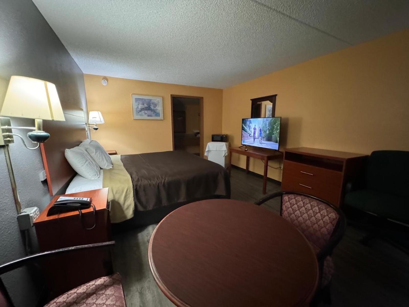 College Inn Spartanburg 25/33