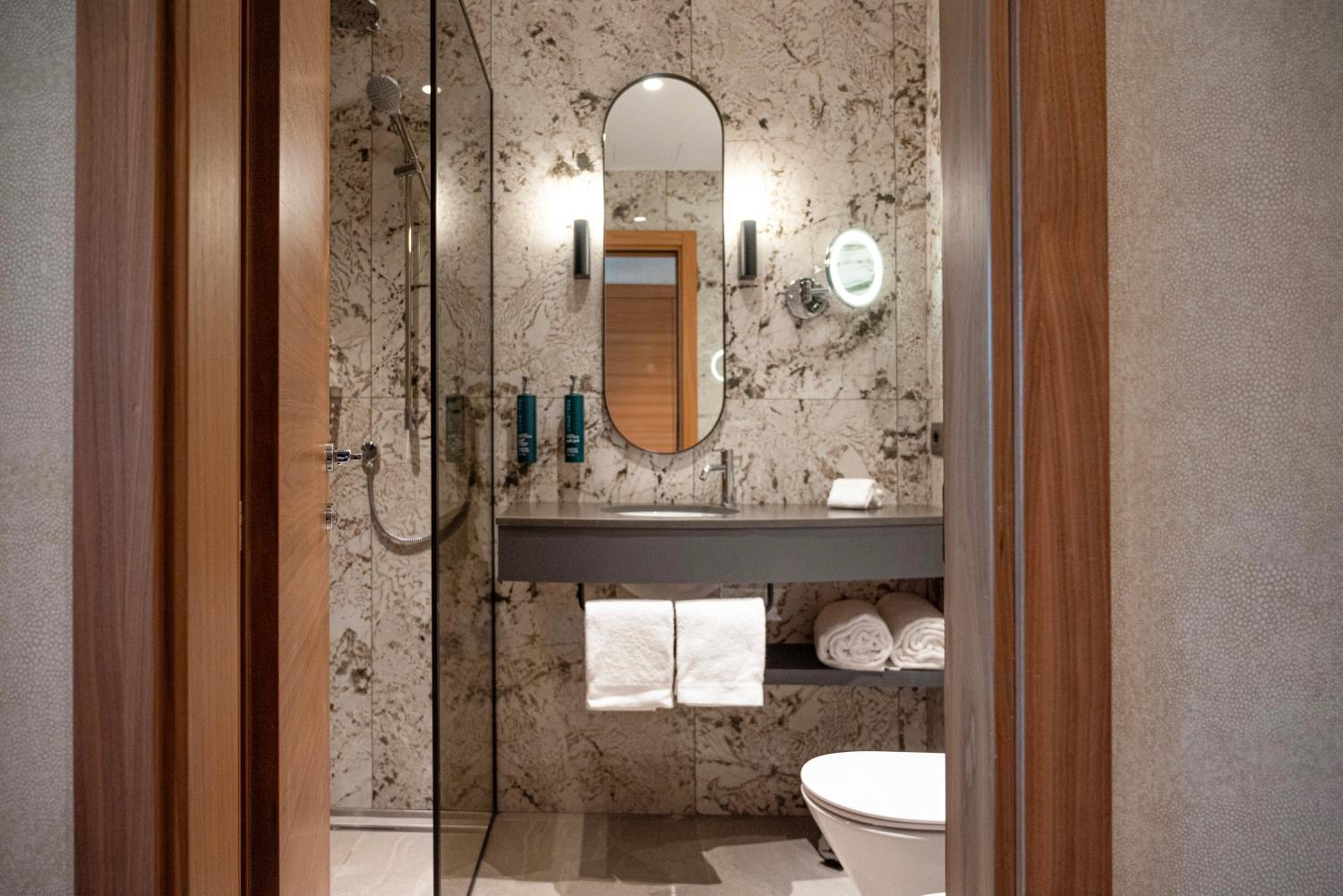 Renovated, Guest Room, Deluxe, King Bed