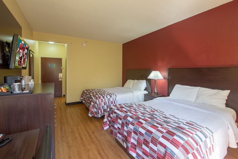 Red Roof Inn and Suites Indianapolis Airport 21/46