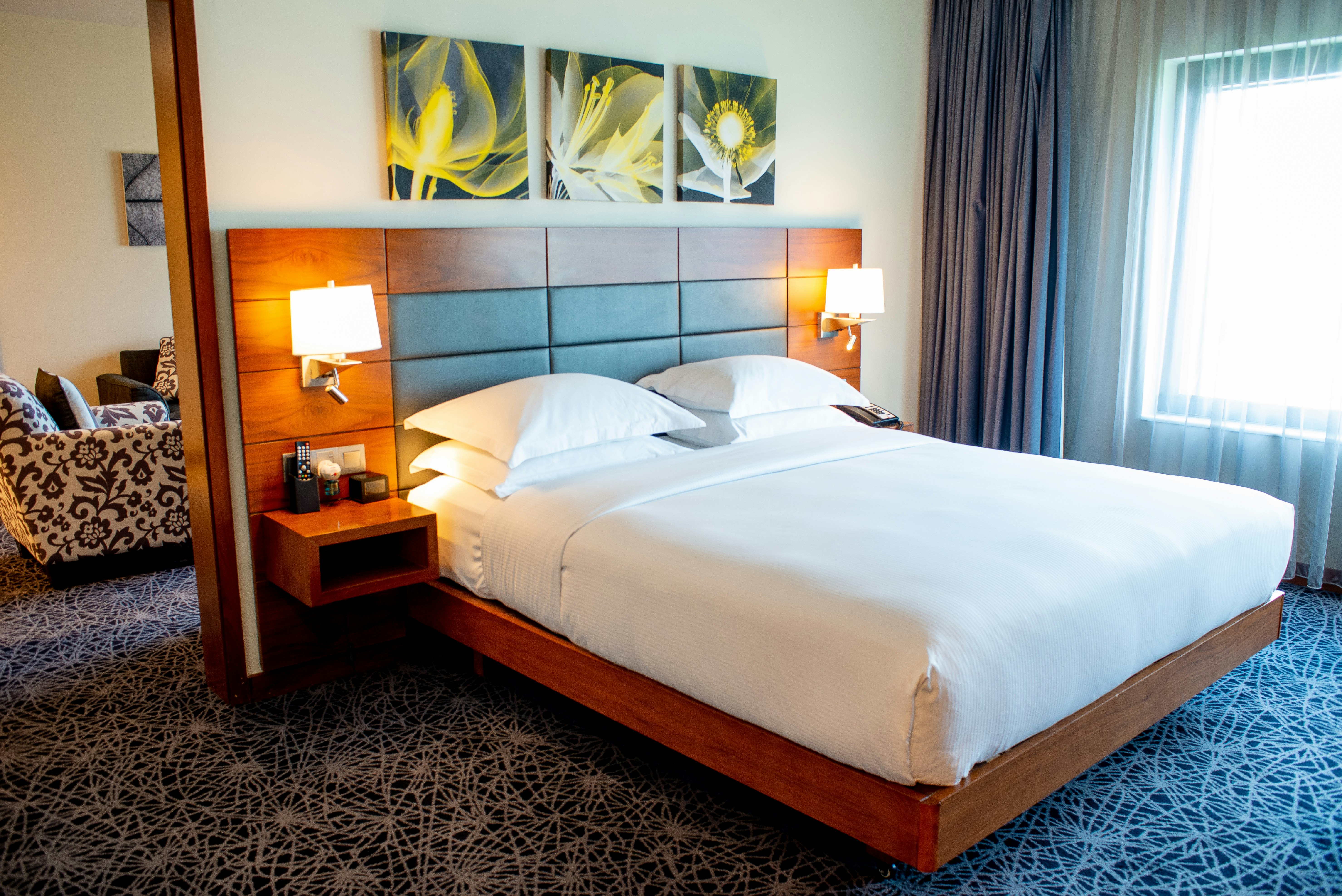 1 BEDROOM, SUITE, KING BED