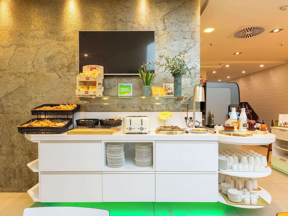 Ibis Styles Madrid Prado 8/50