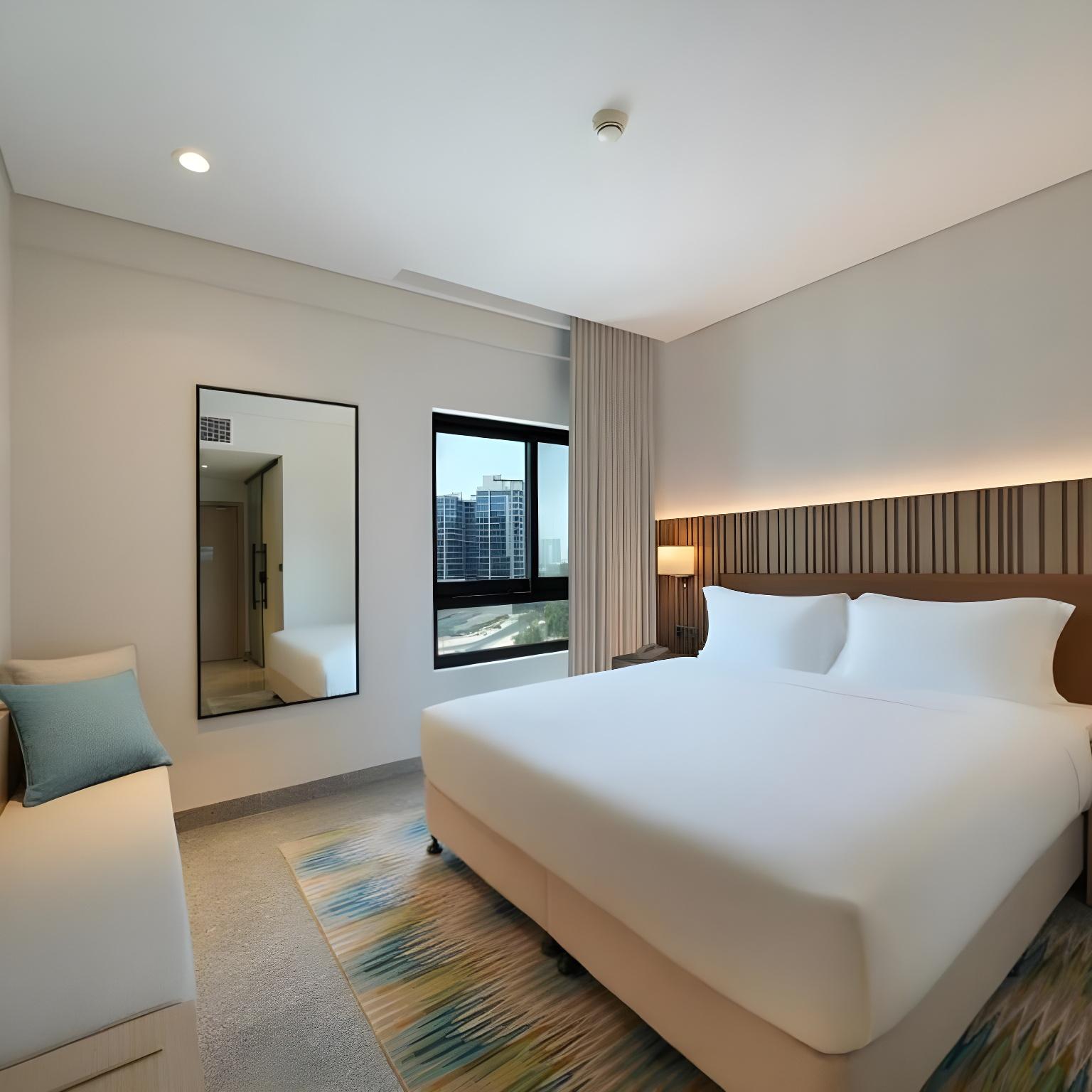Room, Balcony