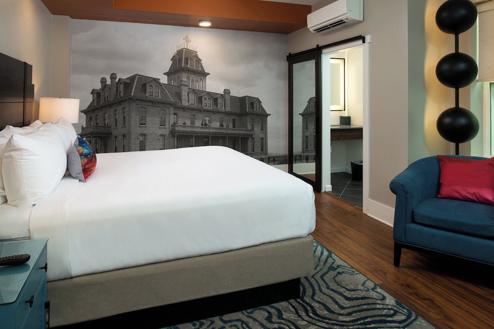 جناح بسرير كينج وسريرين كوين بغرفتي نوم، Hotel Indigo Spokane Downtown 4/10