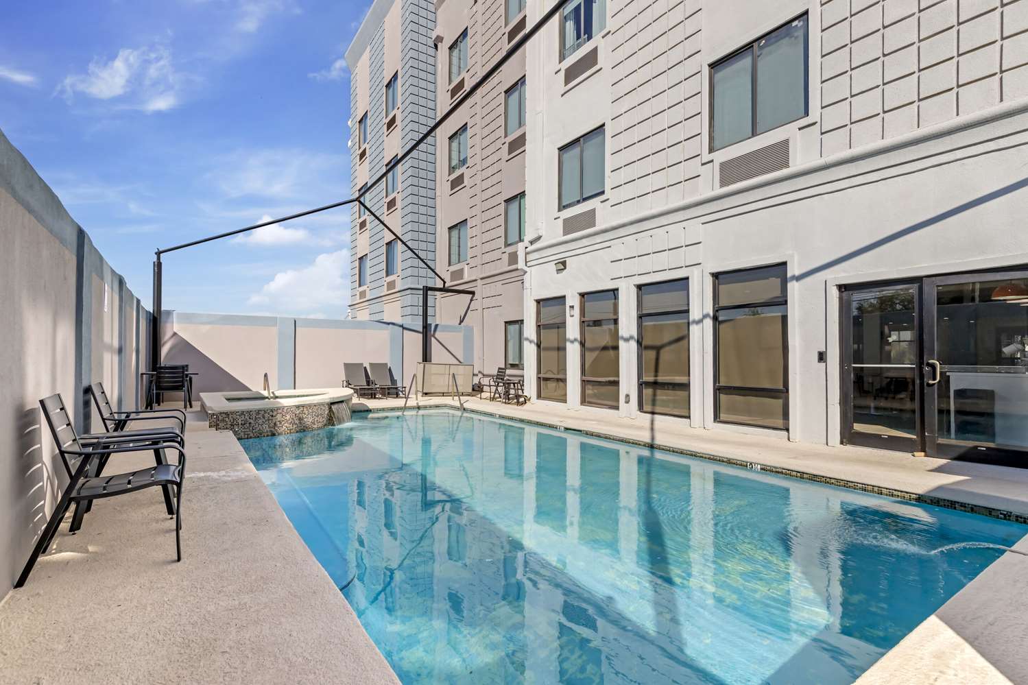 Comfort Suites Laredo TX 27/28