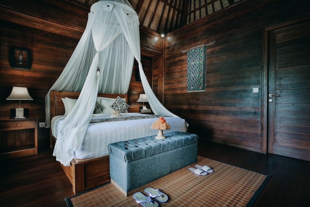 Bale Gede Lembongan 25/57