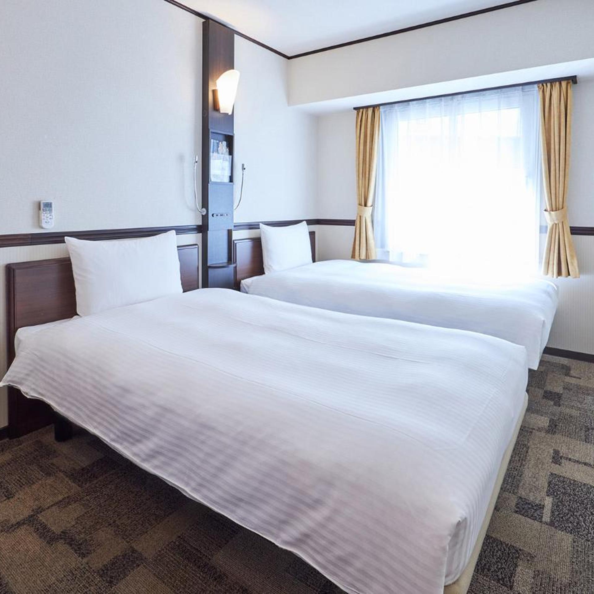 Room, Twin Beds, Smoking, Toyoko Inn Osaka Tsutenkaku Mae 6/10
