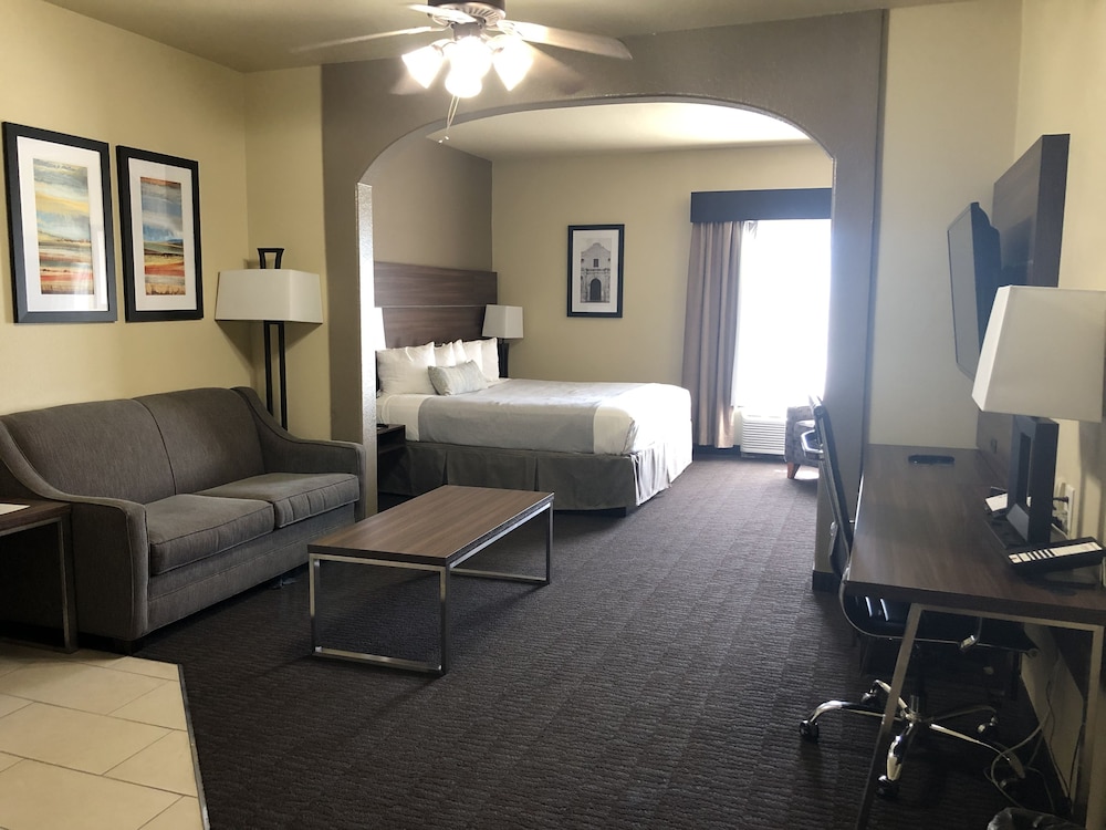 Best Western Plus Hill Country Suites 20/35