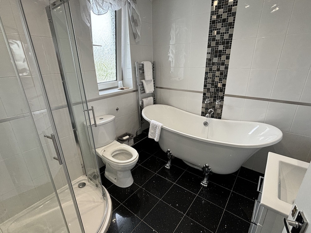 Solway Lodge Hotel 35/38