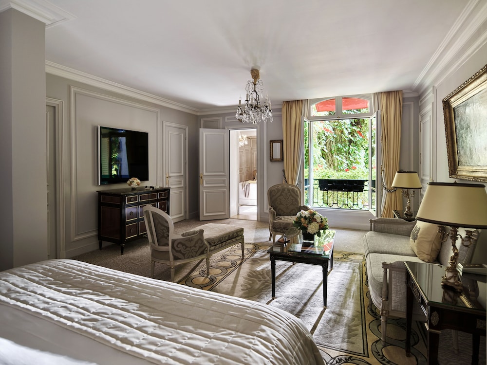 Hotel Plaza Athenee 49/79