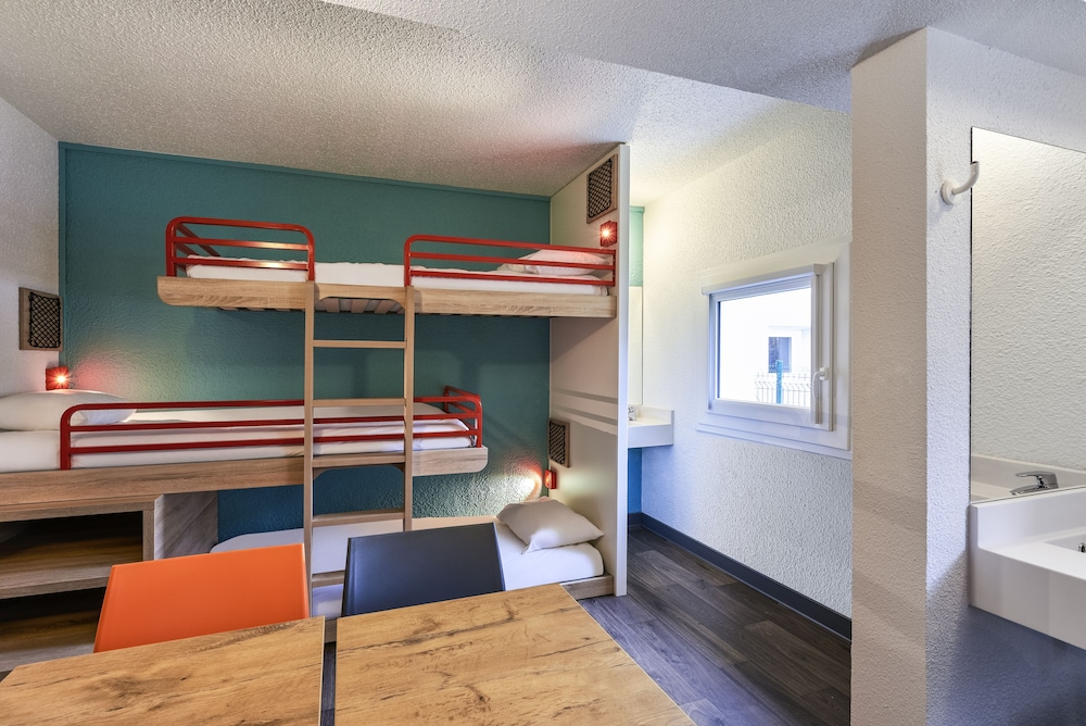 Hotelf1 Lyon Sud Oullins 32/50