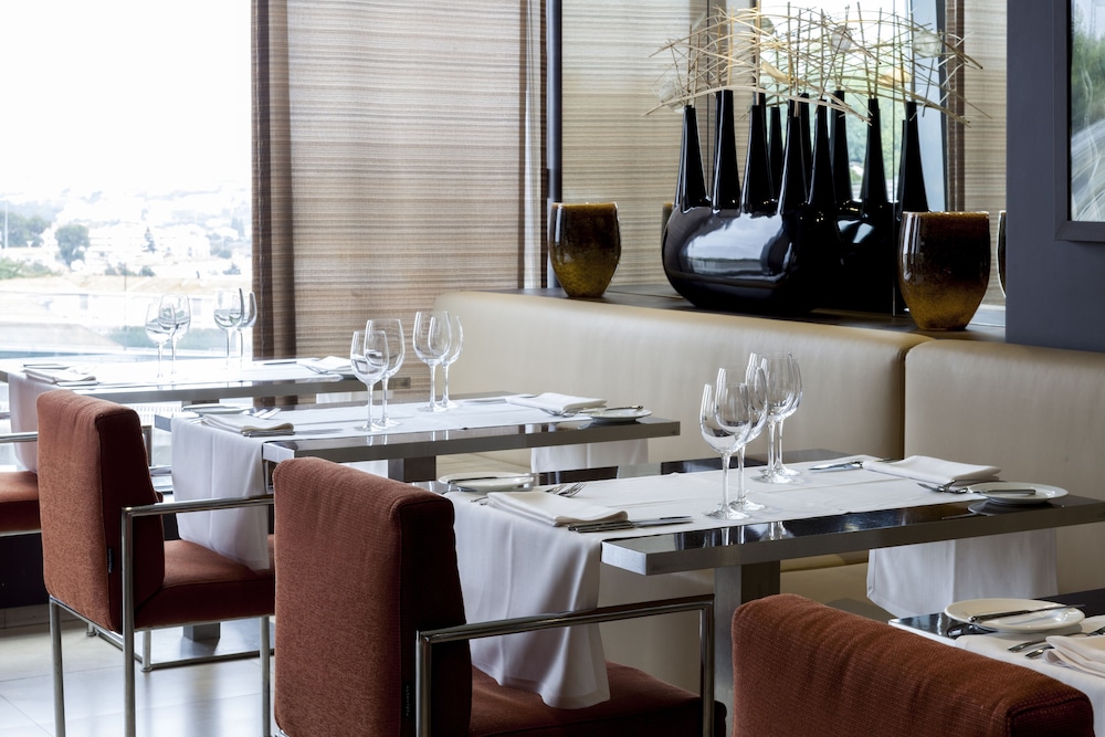 Ac Hotel Porto 34/48