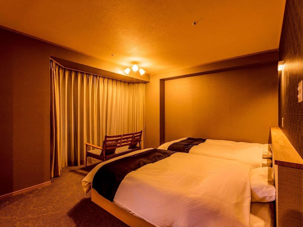 JAPANESE WESTERN, SUPERIOR, NO VIEW, NO BATHROOM