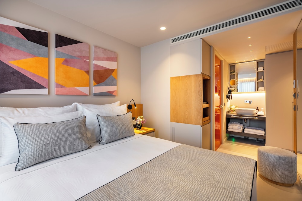 STANDARD, DOUBLE BED, COURTYARD VIEW