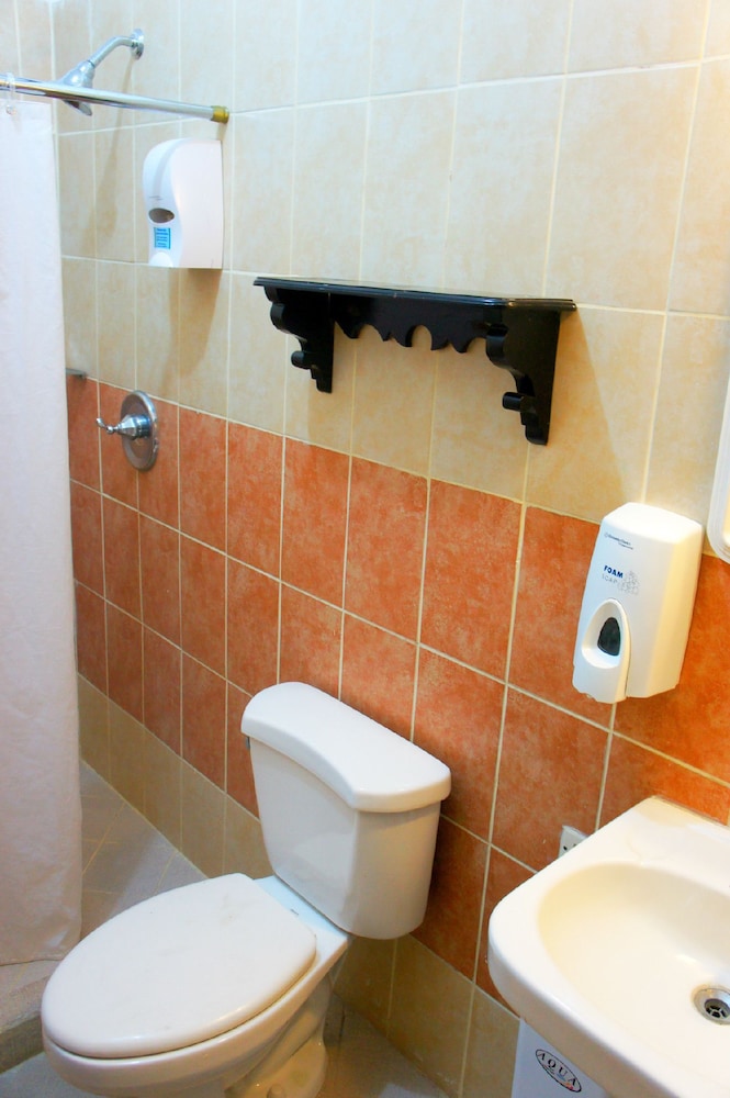 Hotel Los Balcones Leon 43/48