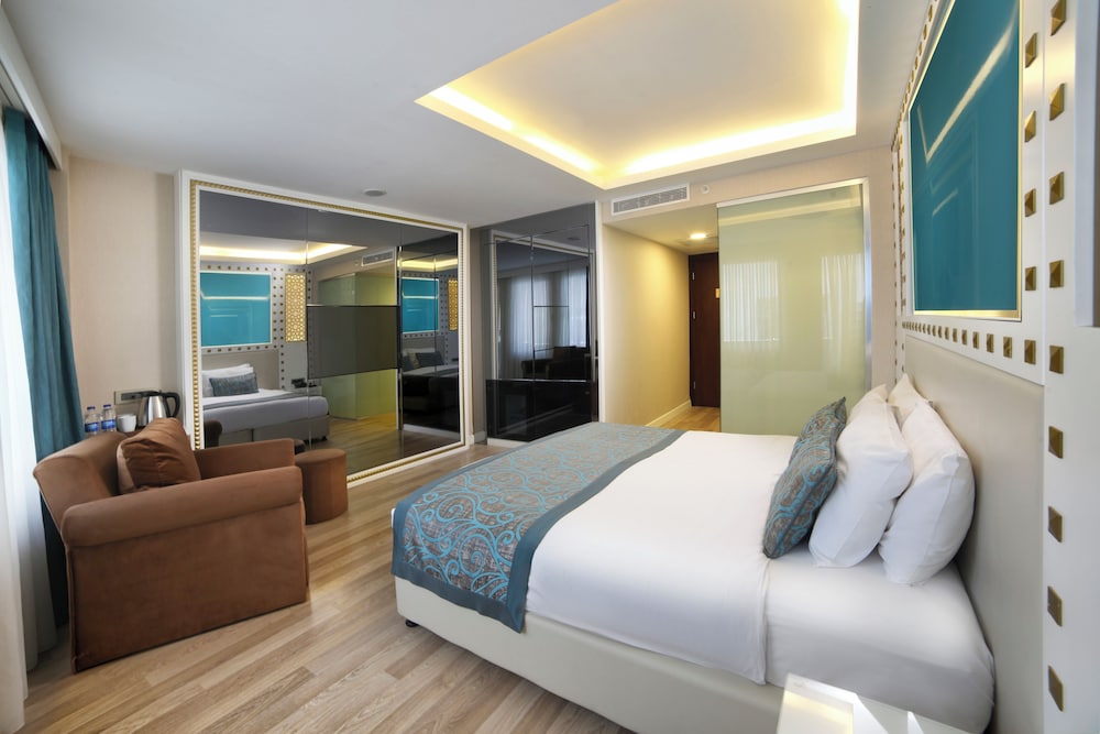 Great Fortune Hotel & SPA 30/70
